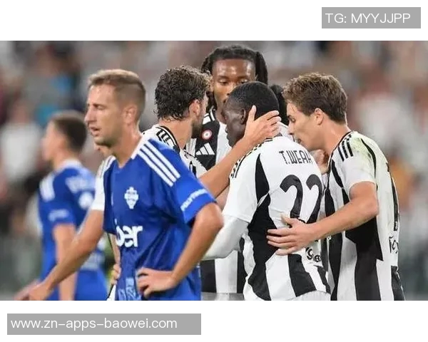 瓦拉内社媒晒与温格亨利合照观战科莫尤文重温足球传奇时刻