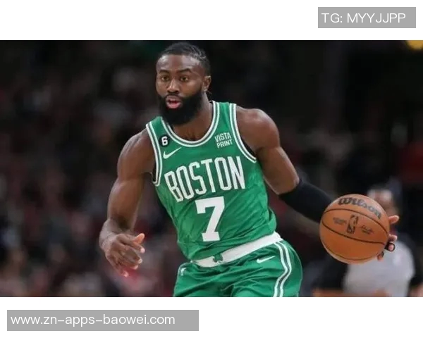 杰伦布朗分享全队胜利喜悦强调持续学习与进步的重要性