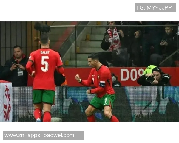 B费谈角色转变:助攻中锋C罗带来的独特价值无可替代