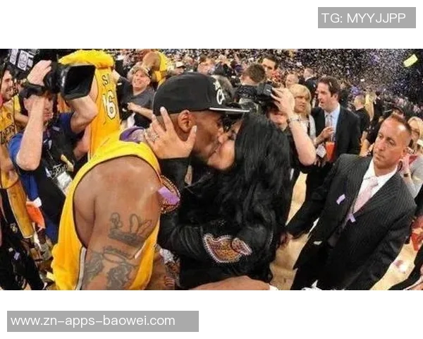 湖人官方发布瓦妮莎新书讲述科比与Gigi壁画背后的感人故事