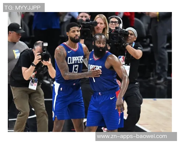 保罗赞扬快船主场球迷热情洋溢表达对球队和球迷的深厚爱意 保罗赞扬快船主场球迷热情洋溢表达对球队和球迷的深厚爱意