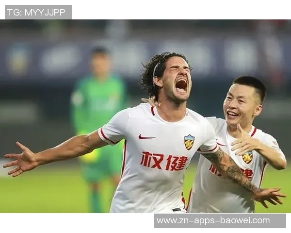 媒体人解读杨立瑜竖大拇指事件背后的真实情感与球迷互动的误解 媒体人解读杨立瑜竖大拇指事件背后的真实情感与球迷互动的误解